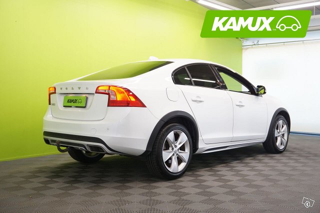 Volvo S60 Cross Country 5