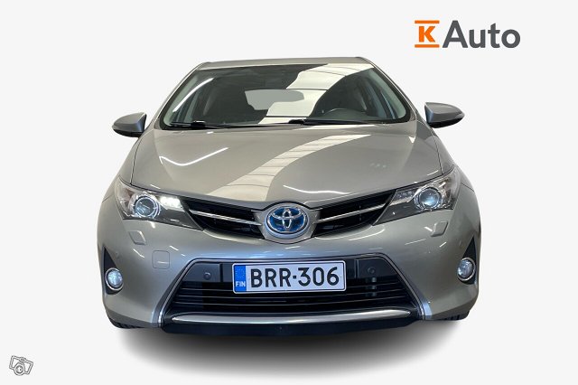 TOYOTA Auris 4