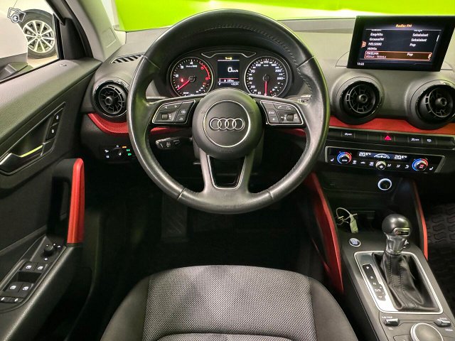 Audi Q2 9