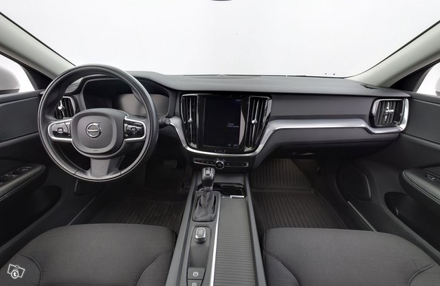 Volvo V60 Cross Country 11