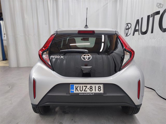 TOYOTA Aygo X 5