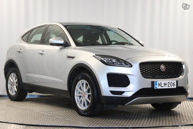 Jaguar E-Pace 3