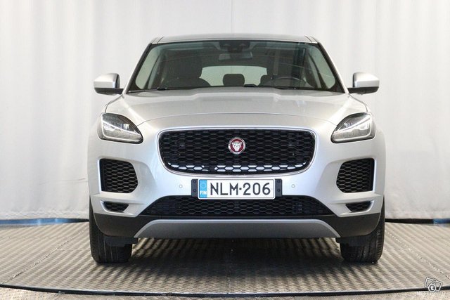 Jaguar E-Pace 5