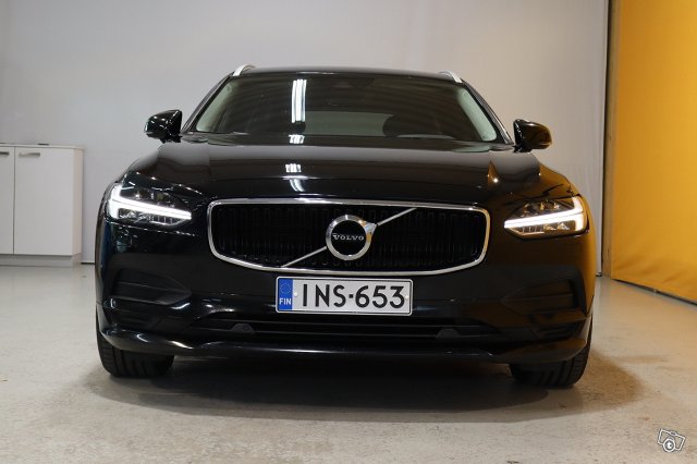 Volvo V90 8