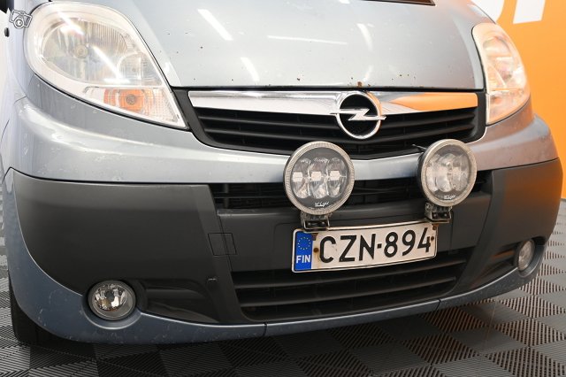 Opel Vivaro 8