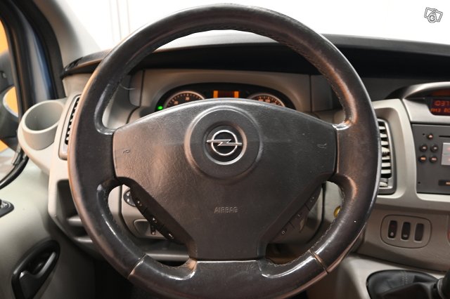 Opel Vivaro 15