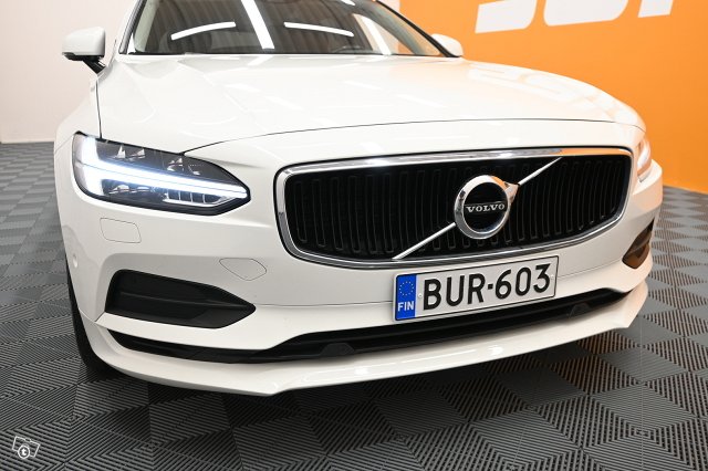 Volvo V90 10