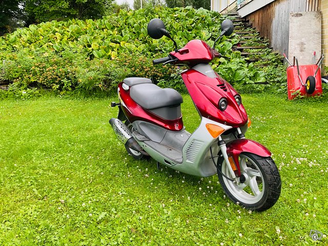 HyoSung Prima 49cc Moposkootteri LÖYTÖ 2