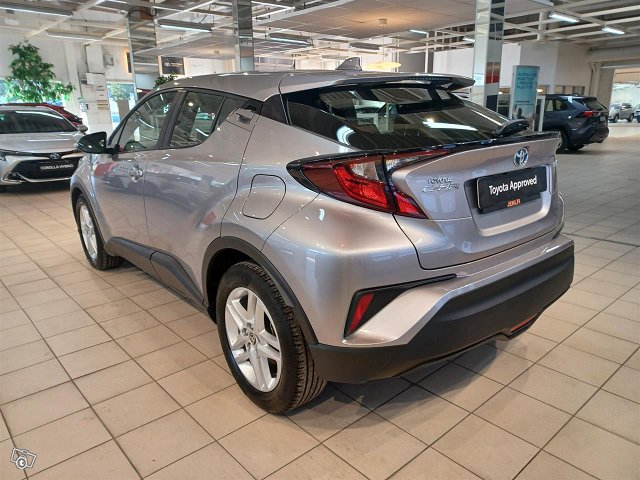 Toyota C-HR 6