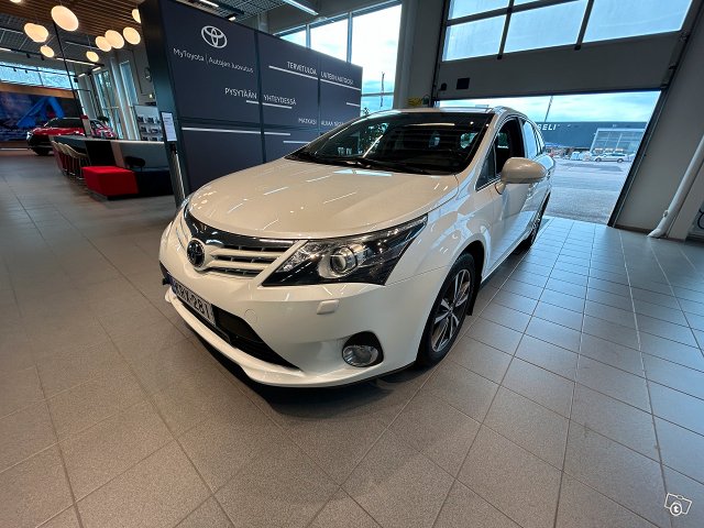 TOYOTA AVENSIS