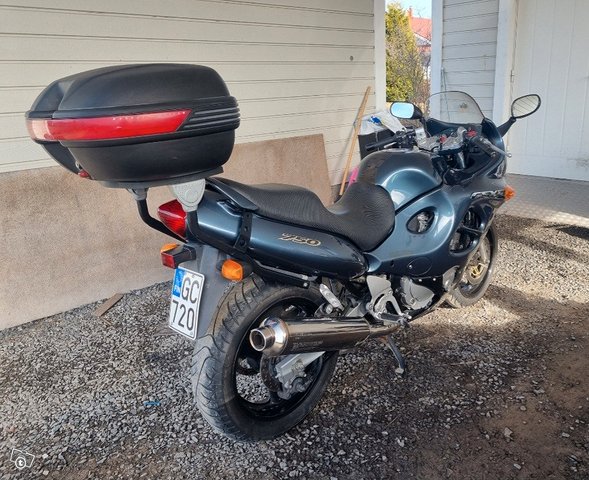 Suzuki gsx 750f -99 hyvät kulutusosat. Siisti 2