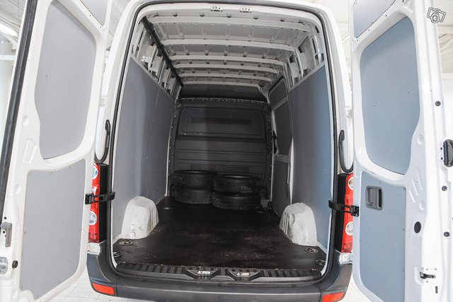 Volkswagen Crafter 9