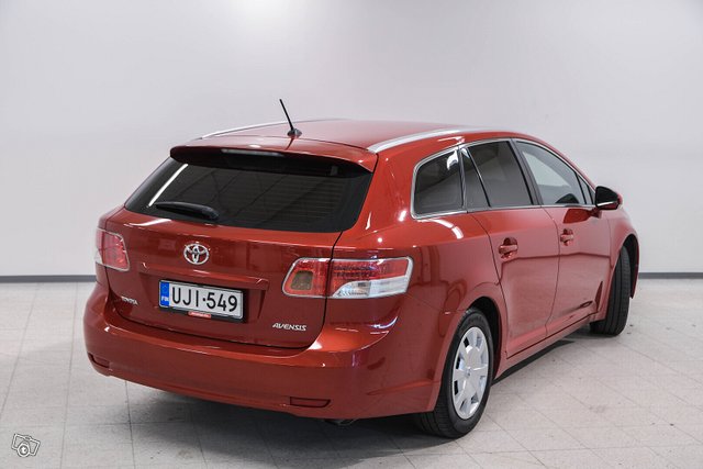 Toyota Avensis 5