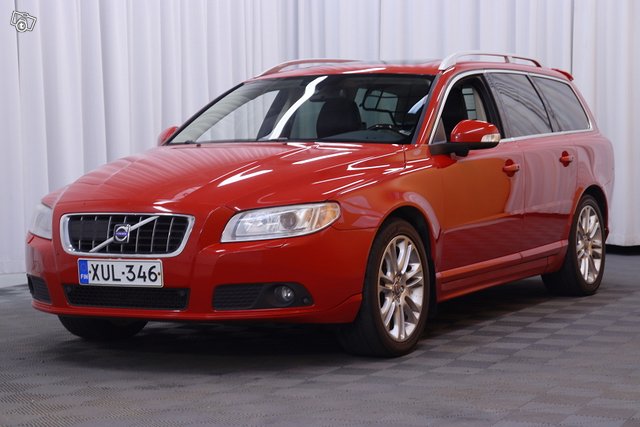 Volvo V70 3