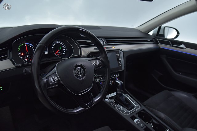 Volkswagen Passat 16