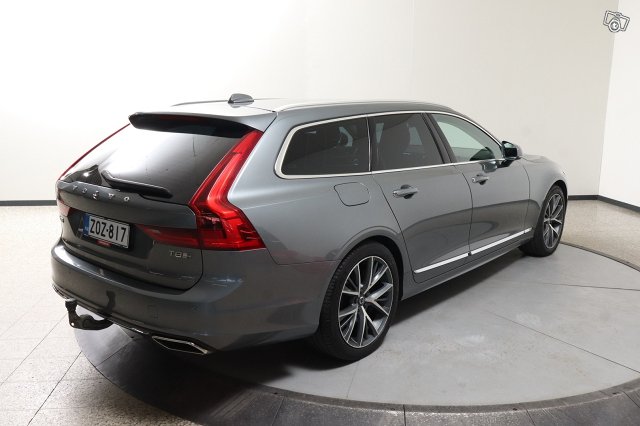 VOLVO V90 5