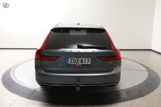 VOLVO V90 6