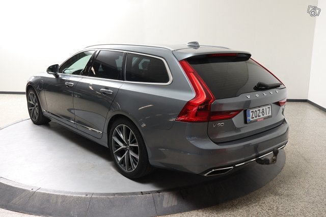 VOLVO V90 7