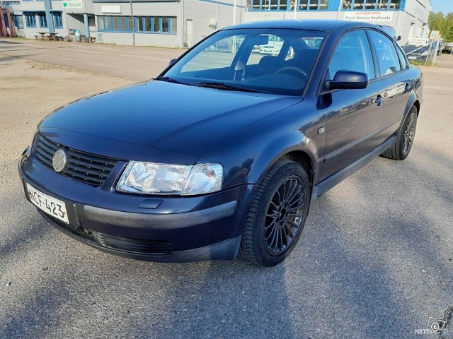 Volkswagen Passat 1