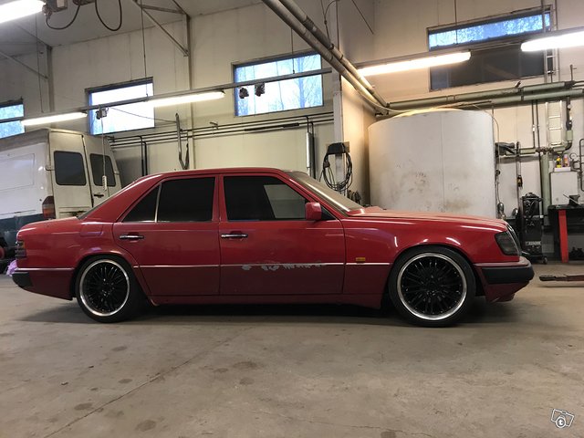 Mercedes-Benz E-sarja, kuva 1