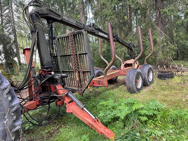 Case neliveto ja Farmi metsäkärry 3