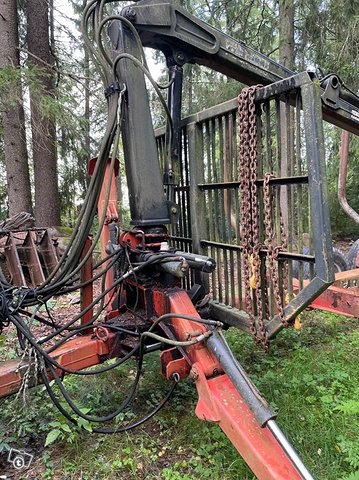 Case neliveto ja Farmi metsäkärry 5