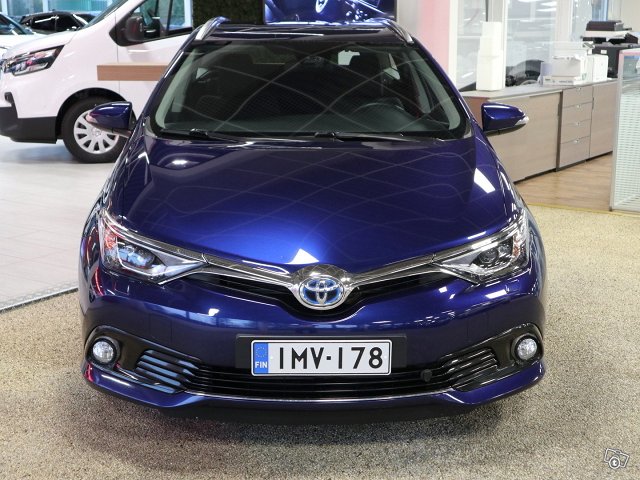 TOYOTA Auris 5