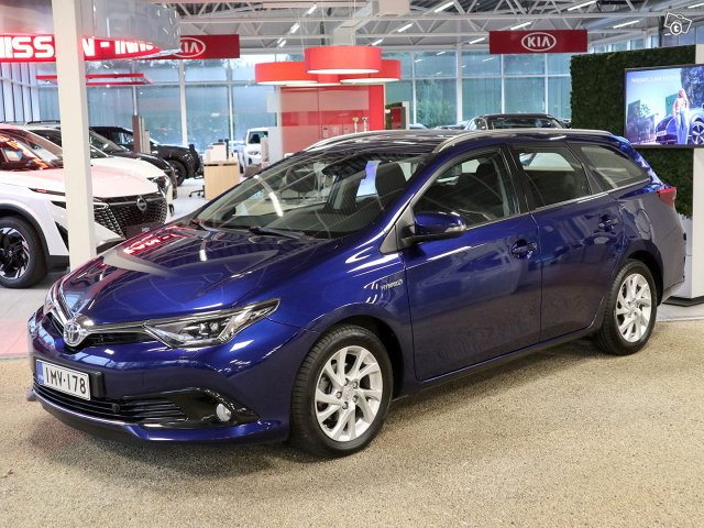 TOYOTA Auris 21