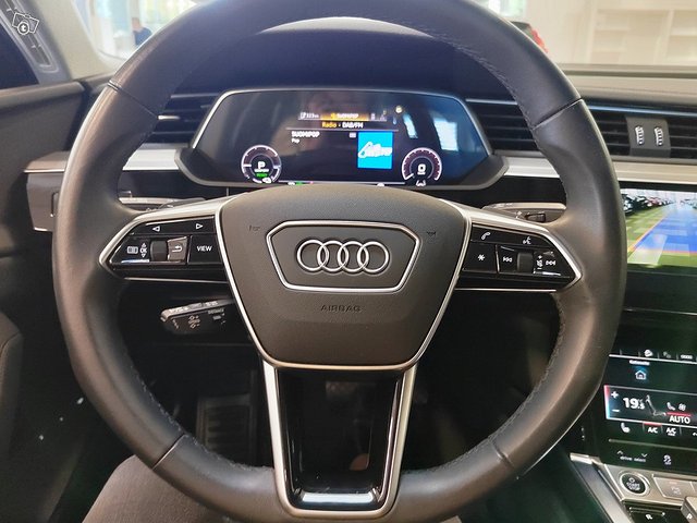 AUDI E-tron 5