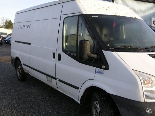 Ford Transit 9