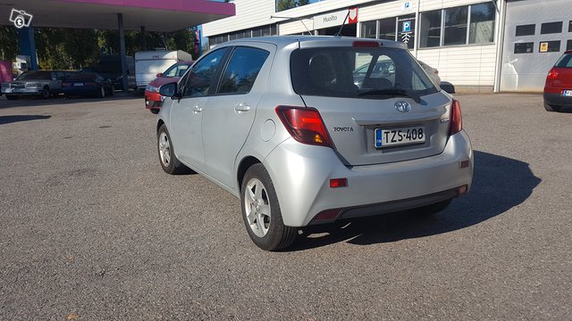 Toyota Yaris 4