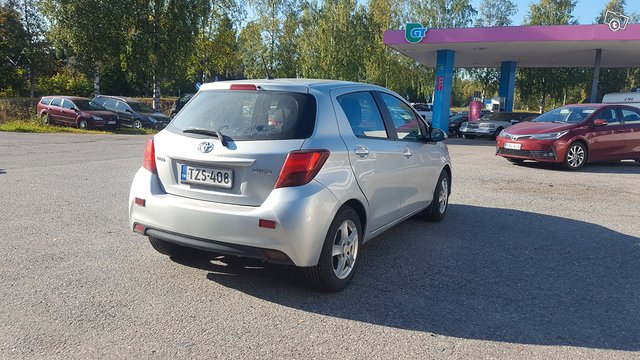 Toyota Yaris 5