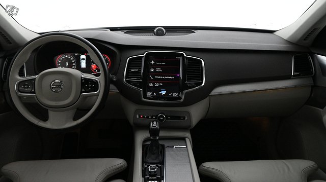 Volvo XC90 17