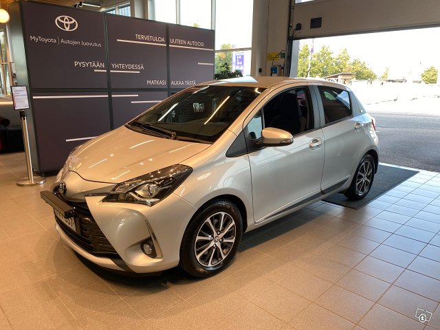 TOYOTA YARIS