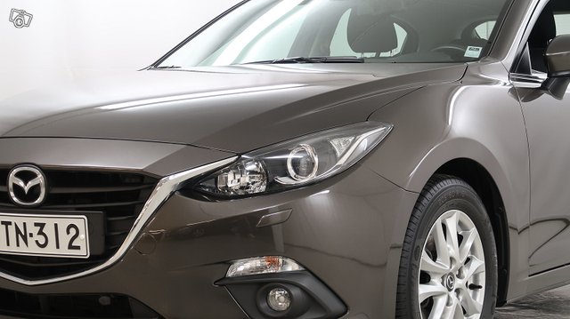 MAZDA Mazda3 8