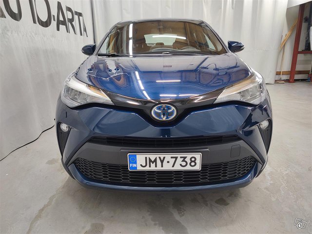 Toyota C-HR 2