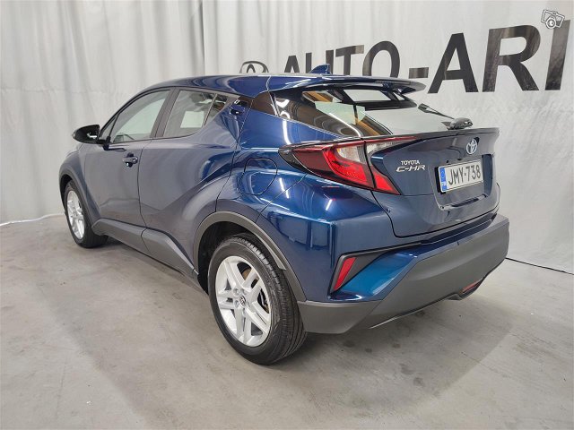 Toyota C-HR 4