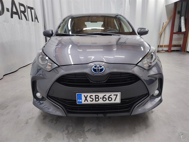 TOYOTA YARIS 2