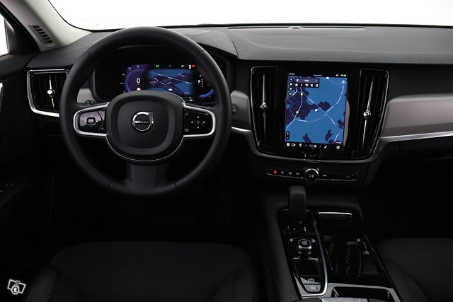 Volvo V90 17