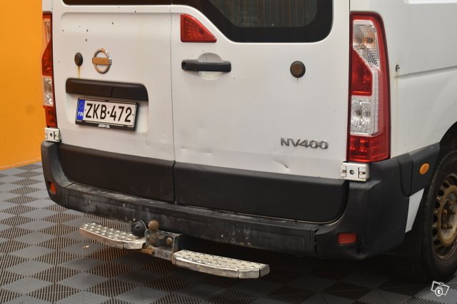 Nissan NV400 7