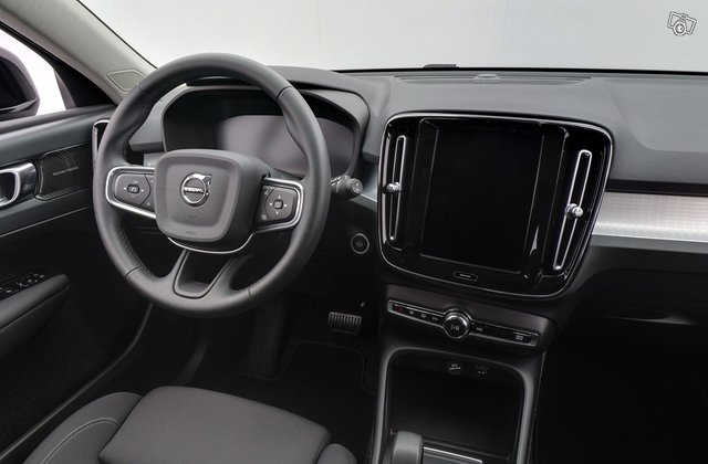 Volvo XC40 9