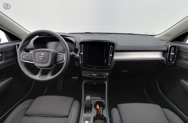 Volvo XC40 11