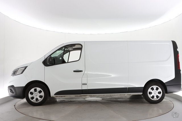 RENAULT Trafic 8