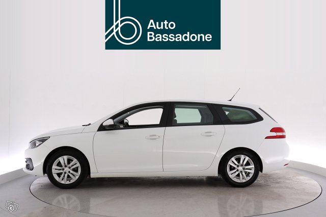 PEUGEOT 308 8