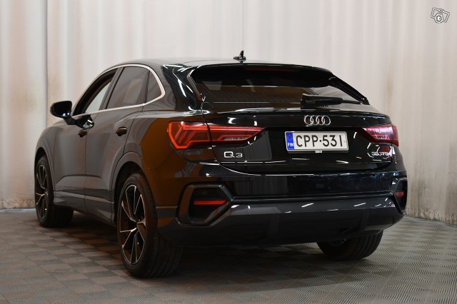 Audi Q3 5