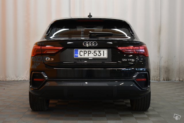 Audi Q3 7