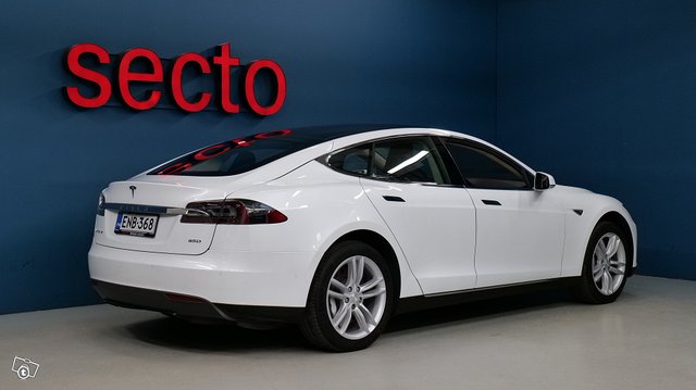 Tesla Model S 2