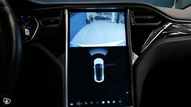 Tesla Model S 12