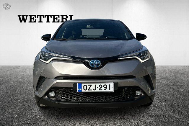 Toyota C-HR 2