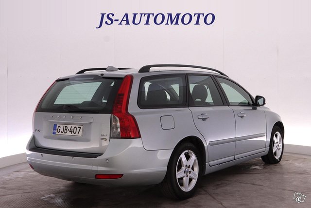 Volvo V50 13